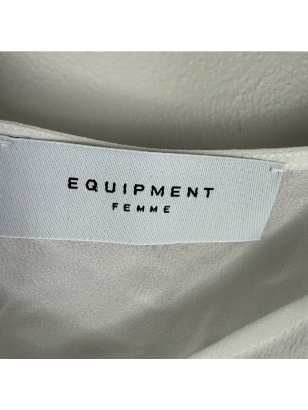 Equipment Femme NWT 100% Silk White Cami Tank Top Sz L V-Neck Minimalist Luxe - Picture 4 of 7